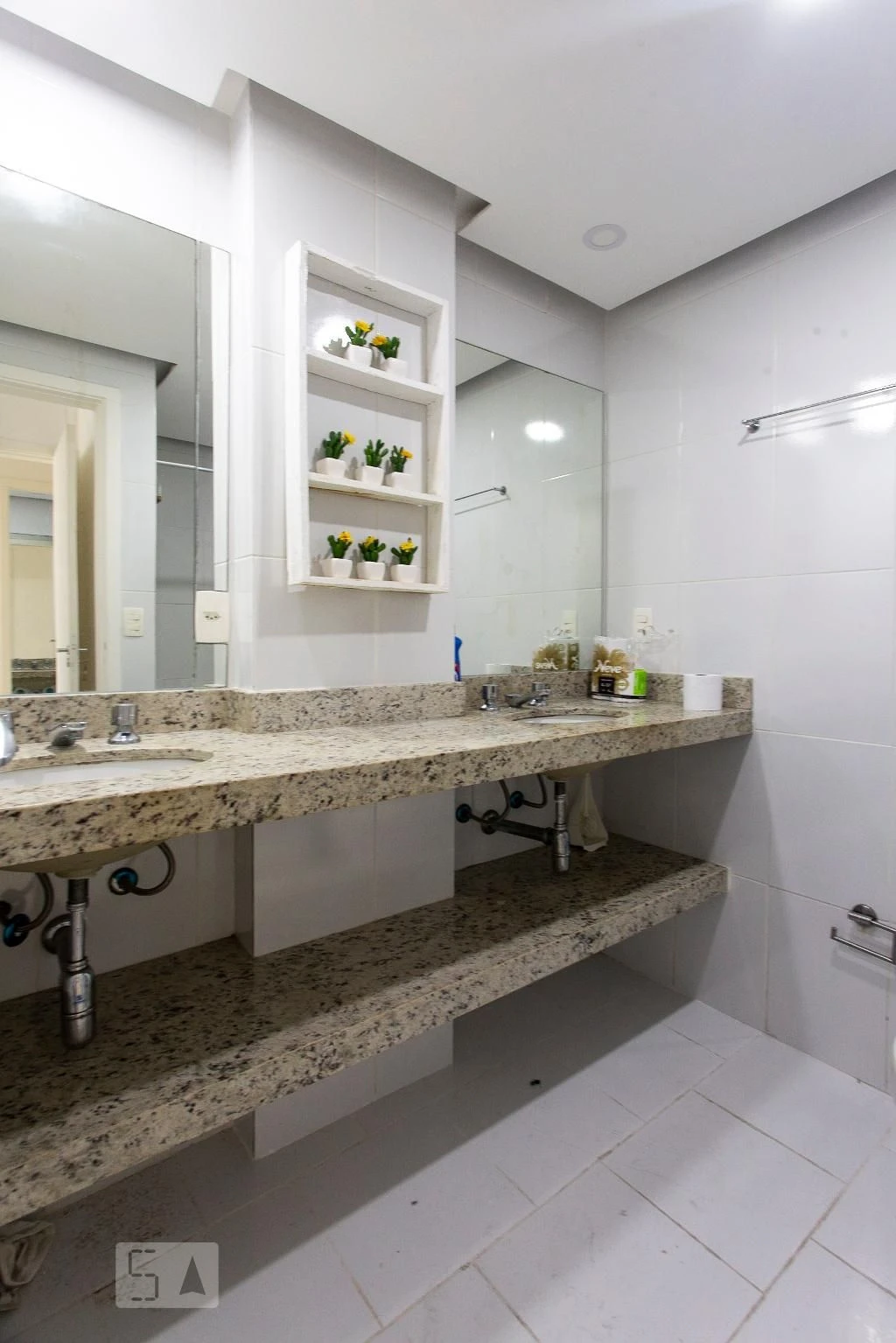 3-bedroom apartment with balcony and 2 parking spots — photo 40