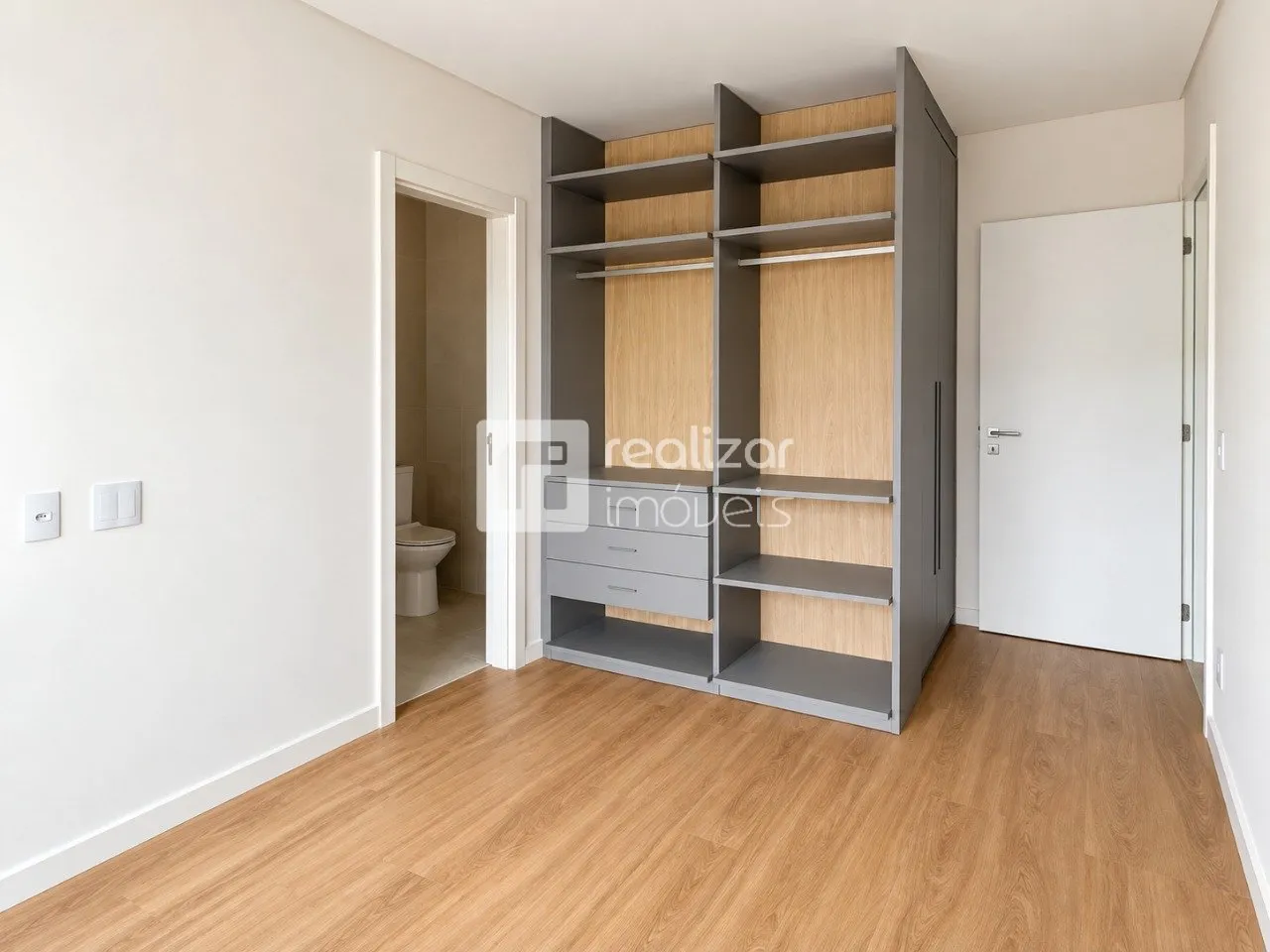 Apartment, 69 m², with a grill on the balcony — photo 32