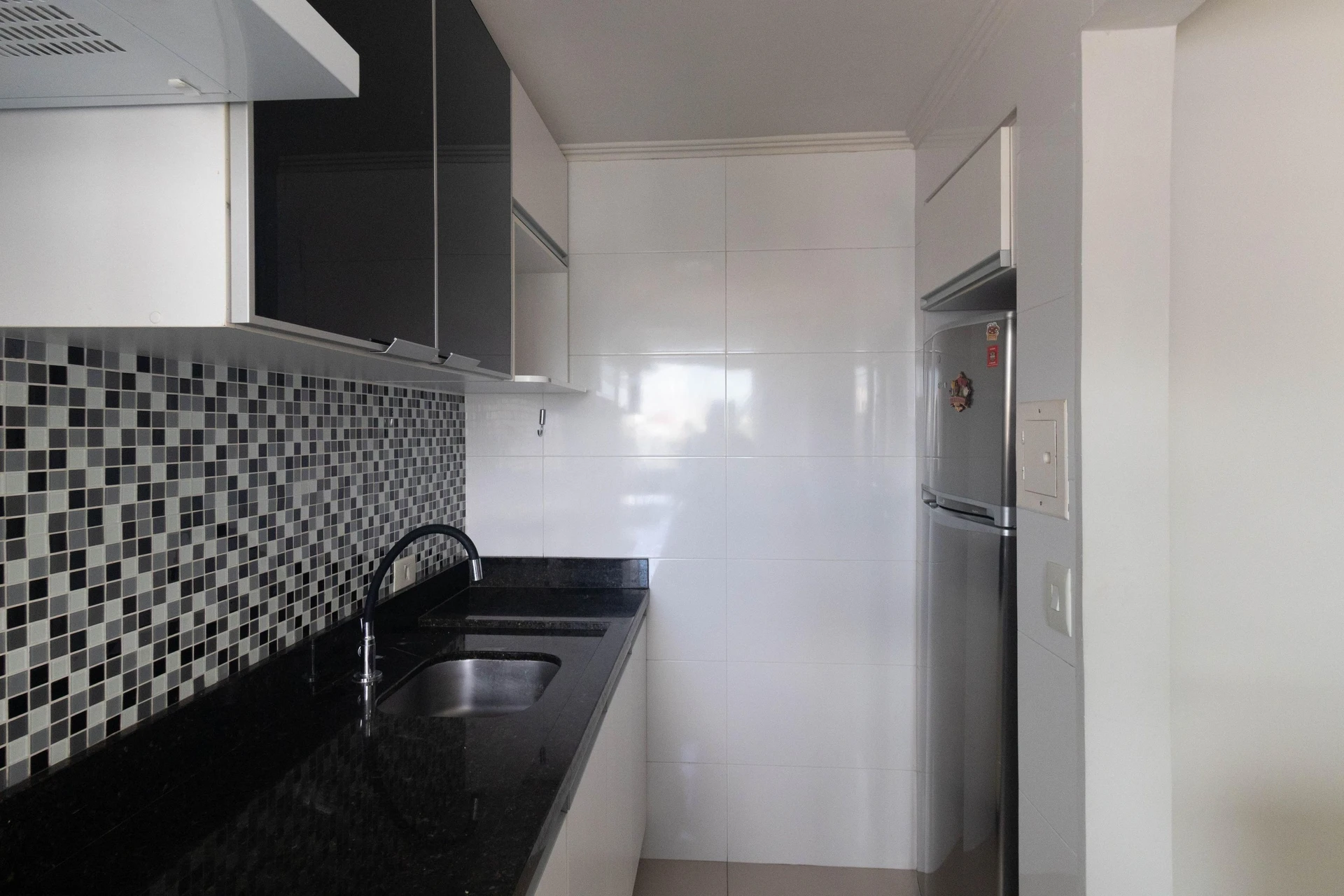 One-bedroom apartment with a washing machine in Curitiba — photo 7