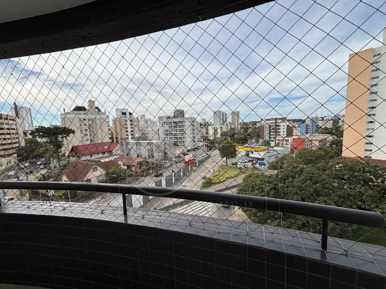 3-bedroom apartment with a closed kitchen and 2 bathrooms — photo 32