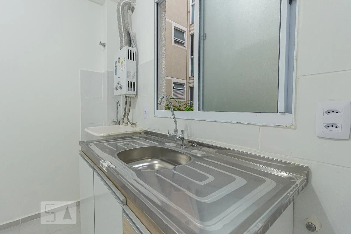 2-bedroom apartment in a building with a pool — photo 31