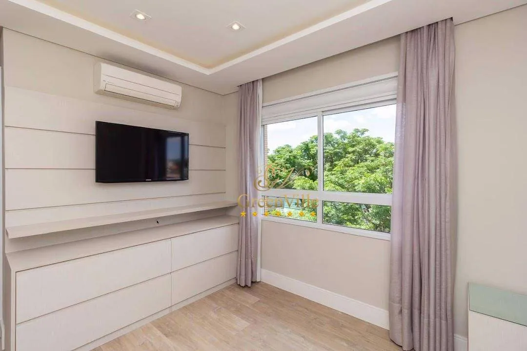 4-bedroom rental apartment with 297 m² and 3 parking spots — photo 8