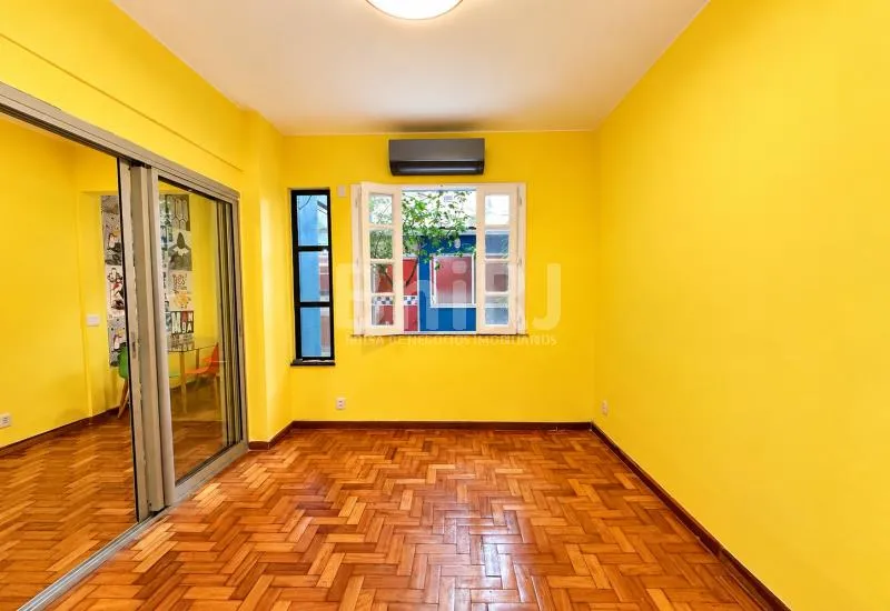 Apartment, 70 m², with wood or laminate floors — photo 22