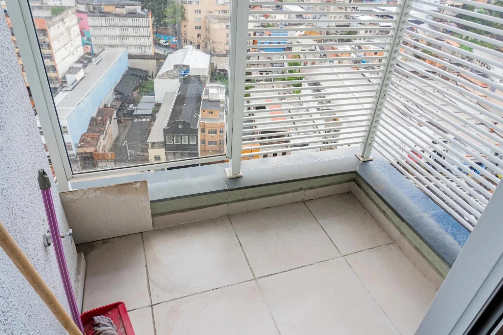 Glass-enclosed balcony in a one-bedroom apartment, 36 m² — photo 6