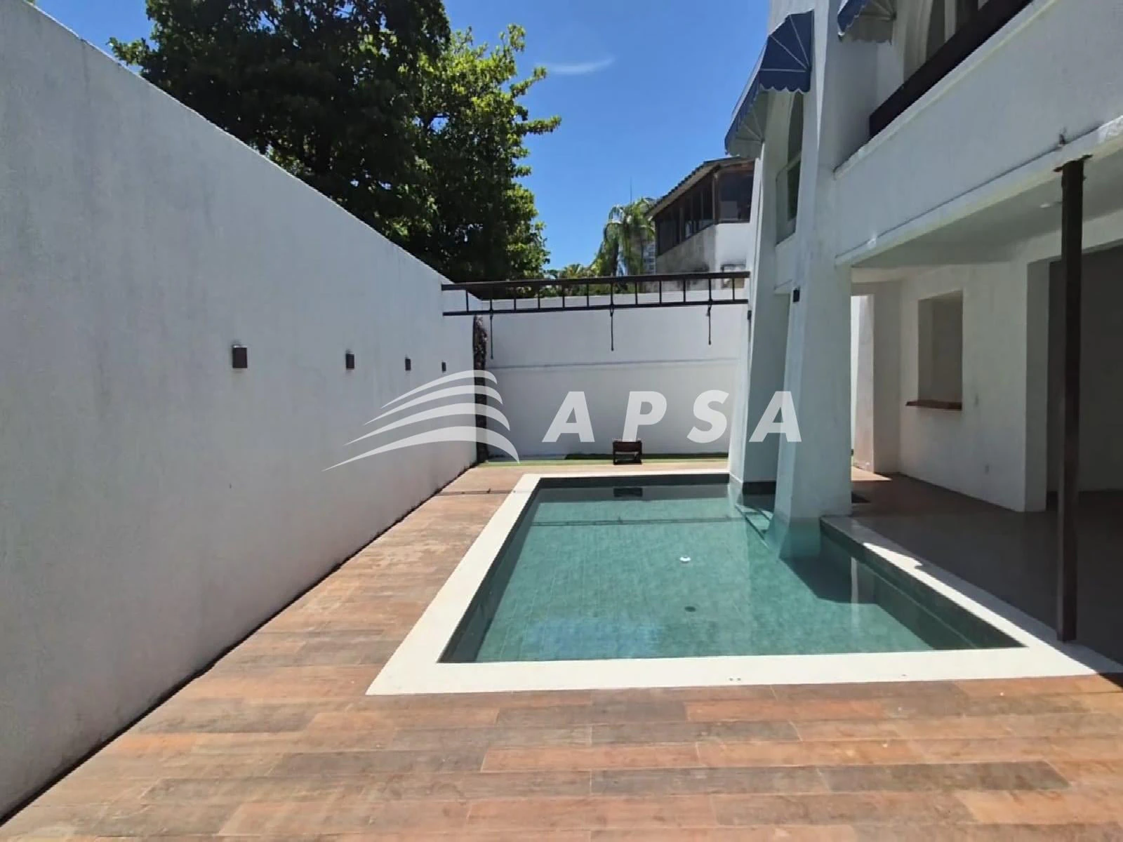 4-bedroom house with a private pool — photo 29