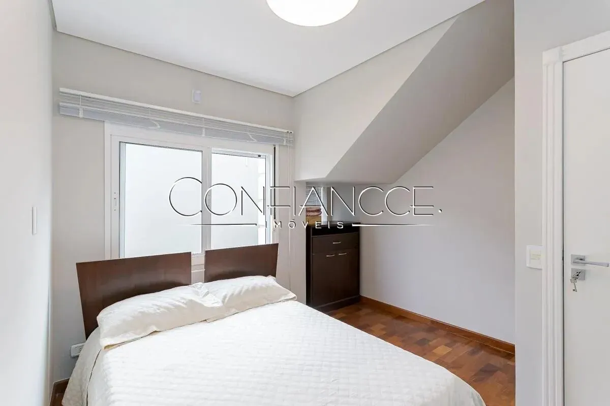 House with 4 en-suite bedrooms and 6 parking spaces — photo 13