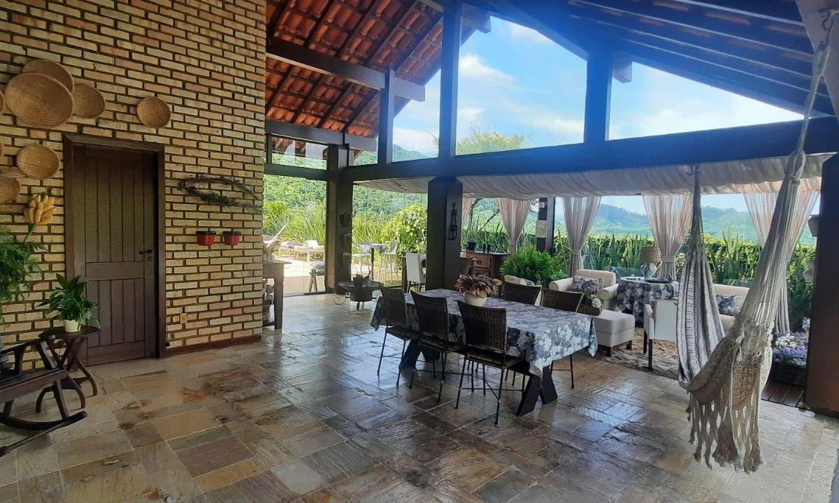 340 m² house with a water view and floor-to-ceiling windows — photo 17