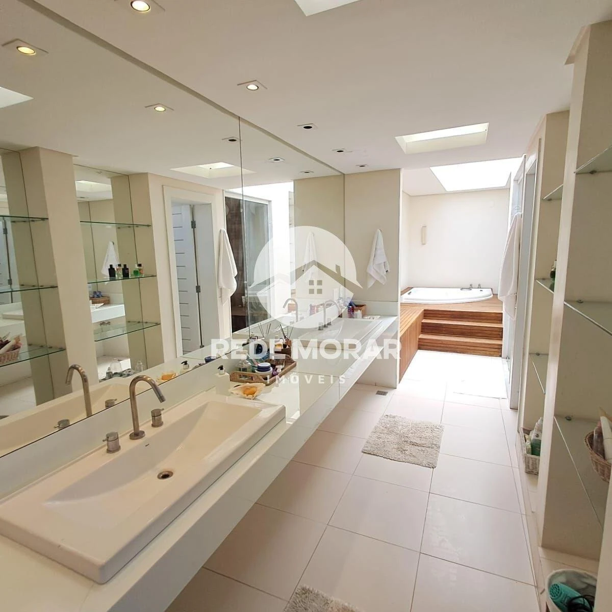 Furnished house, 1450 m², with a water view — photo 25