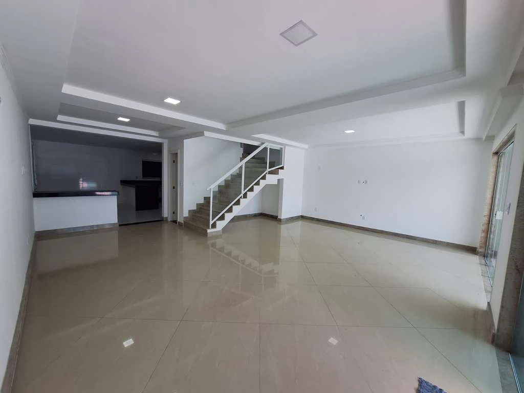 House with 4 ensuites and open-plan kitchen, 296 m² — photo 6