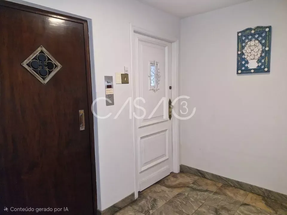 Apartamento com 4 quartos e cozinha fechada com fogão — photo 19