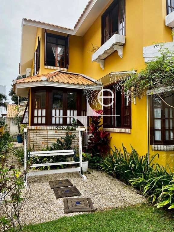 4-bedroom house with private garden, 243 m² — photo 5