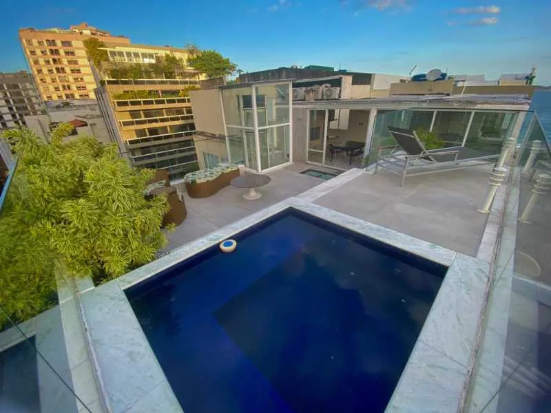 Furnished triplex penthouse with 5 bedrooms and 5 baths