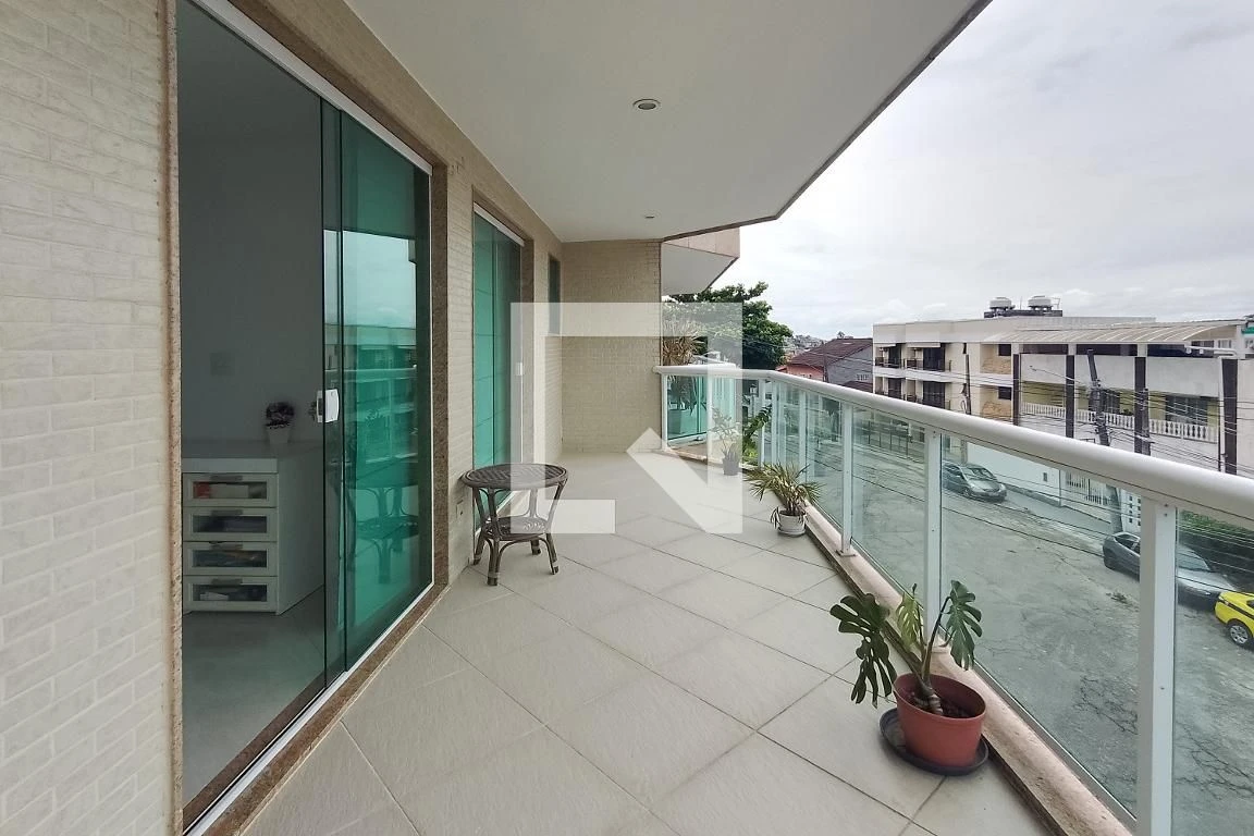 460 m² house with a water view and a private pool — photo 32