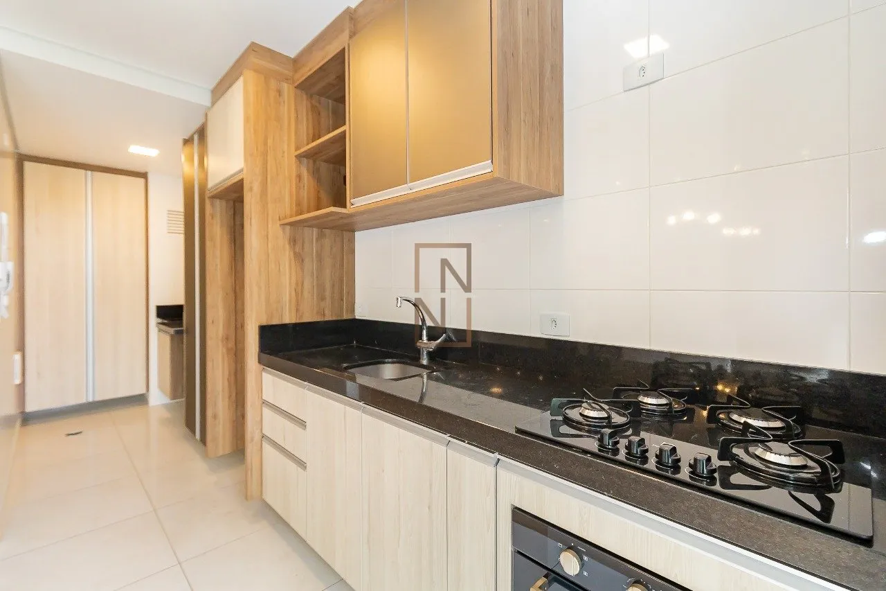 Apartamento de 2 dormitorios con cocina abierta y balcón — photo 4