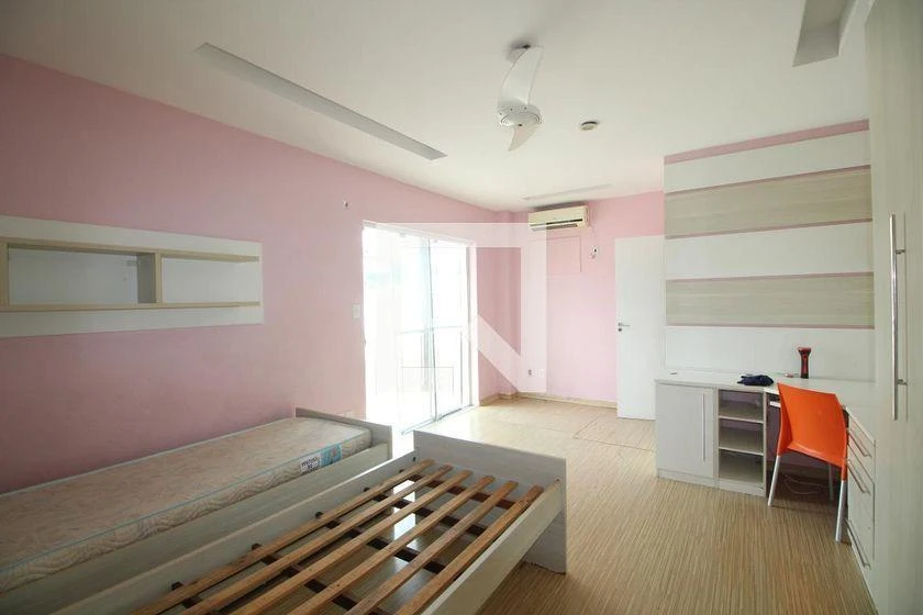 6-bedroom house with 4 en-suite suites and 600 m² — photo 8