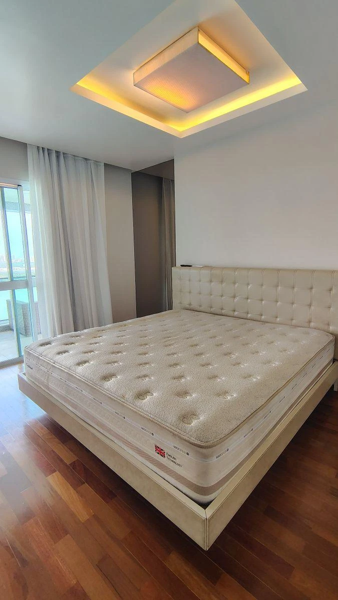 Furnished 249 m² apartment with 3 en-suite bedrooms — photo 30