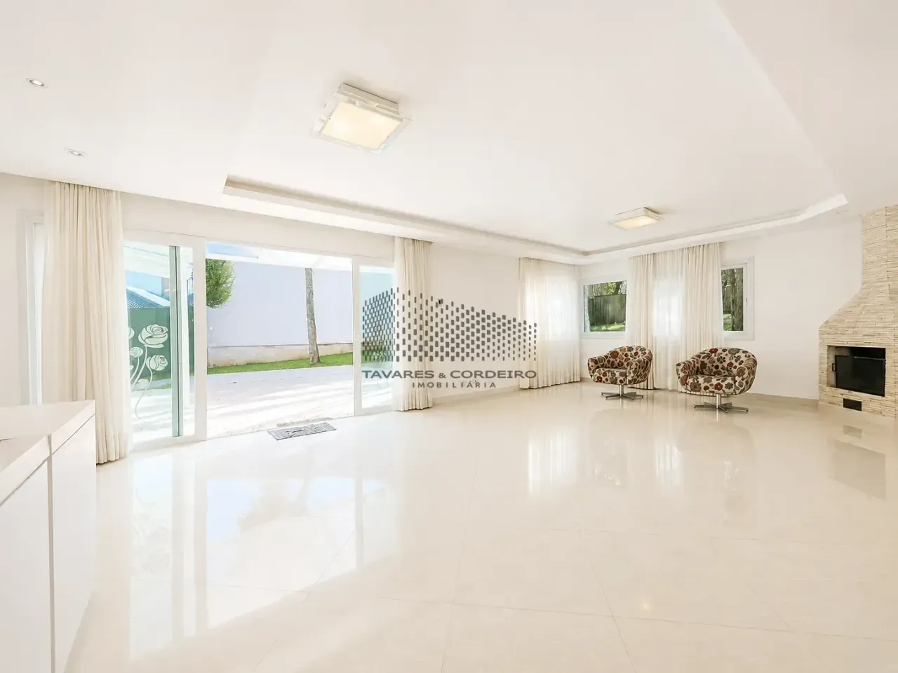 House with 5 bedrooms and 370 m² plus private BBQ — photo 3
