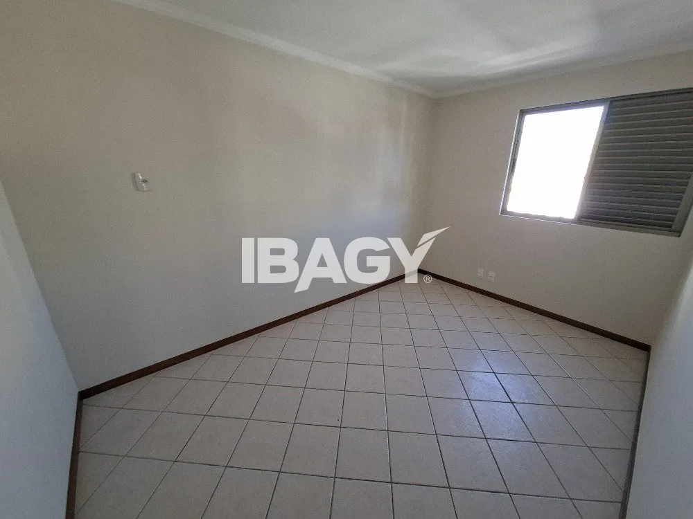 Apartamento de 4 dormitorios con 135 m² y 1 suite — photo 29