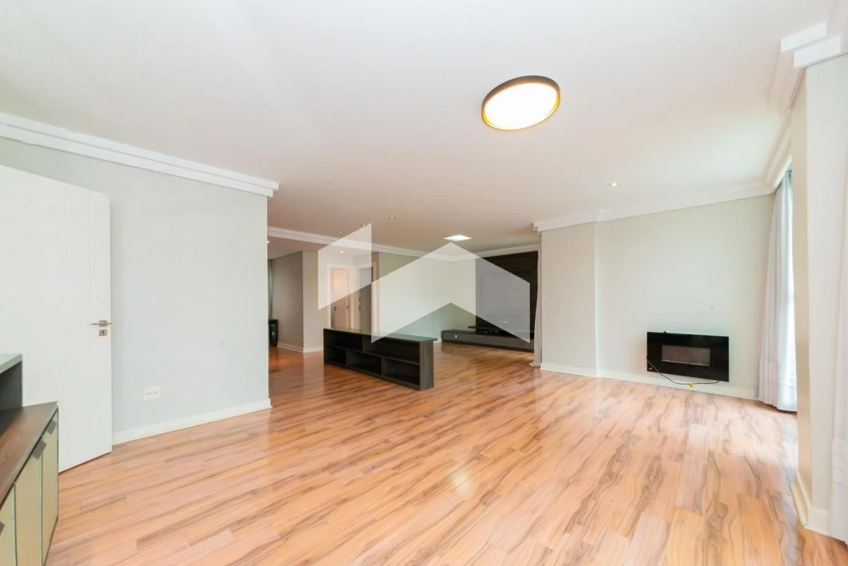 3-bedroom apartment in a building with a gym — photo 23