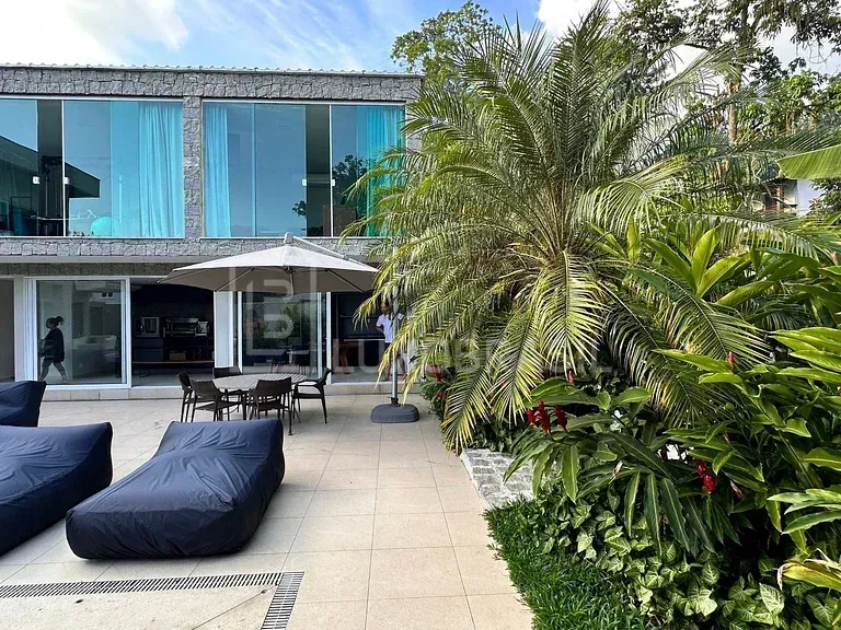 Casa moderna com 3 quartos e 5 vagas de garagem — photo 8