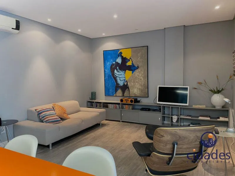 2-bedroom apartment with a home office