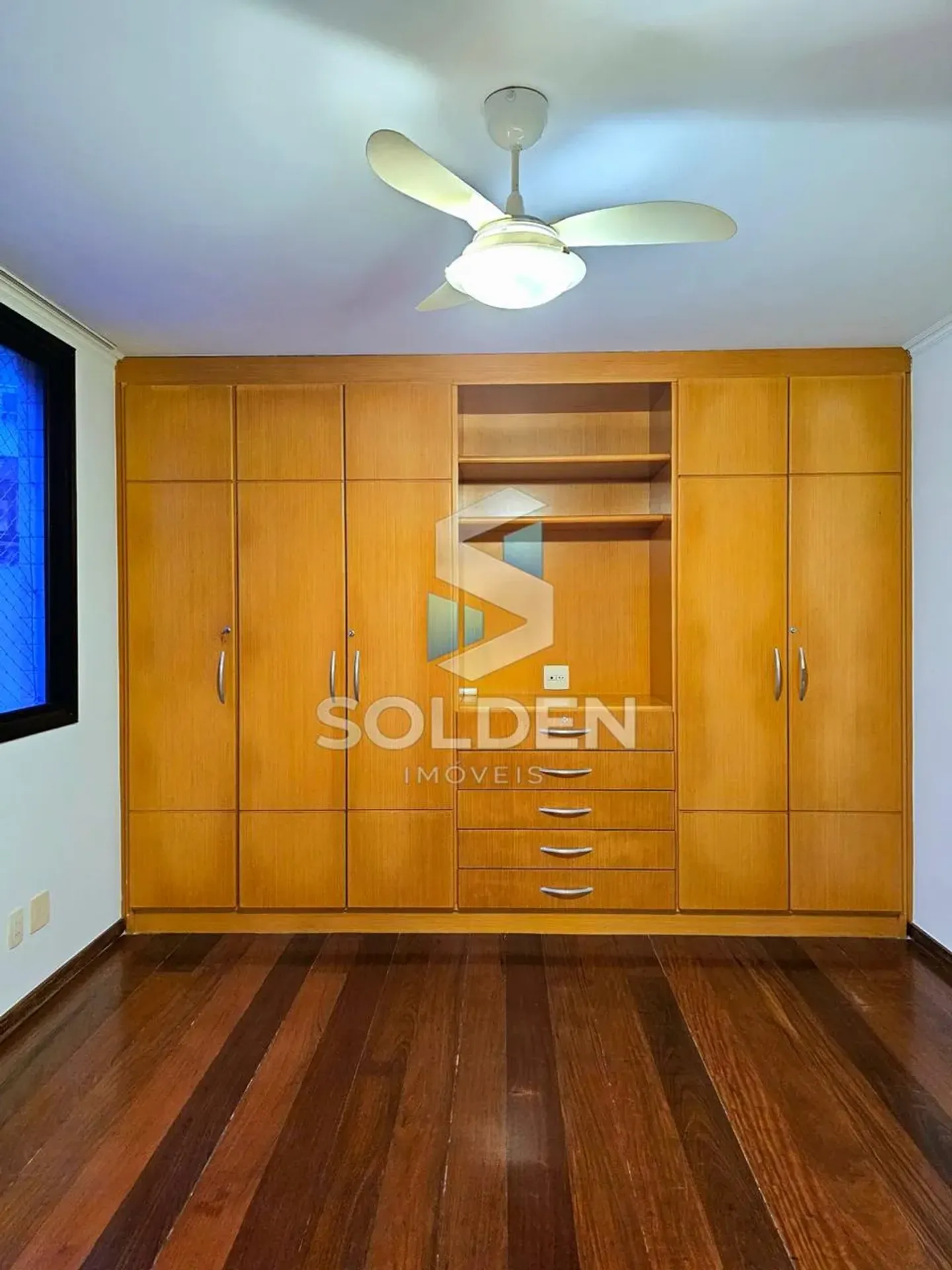160 m² apartment with 3 bedrooms and 4 bathrooms — photo 19