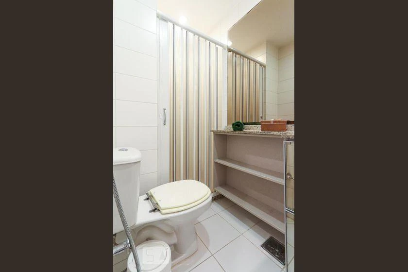 Rental apartment with 4 bedrooms and a glassed-in balcony — photo 83