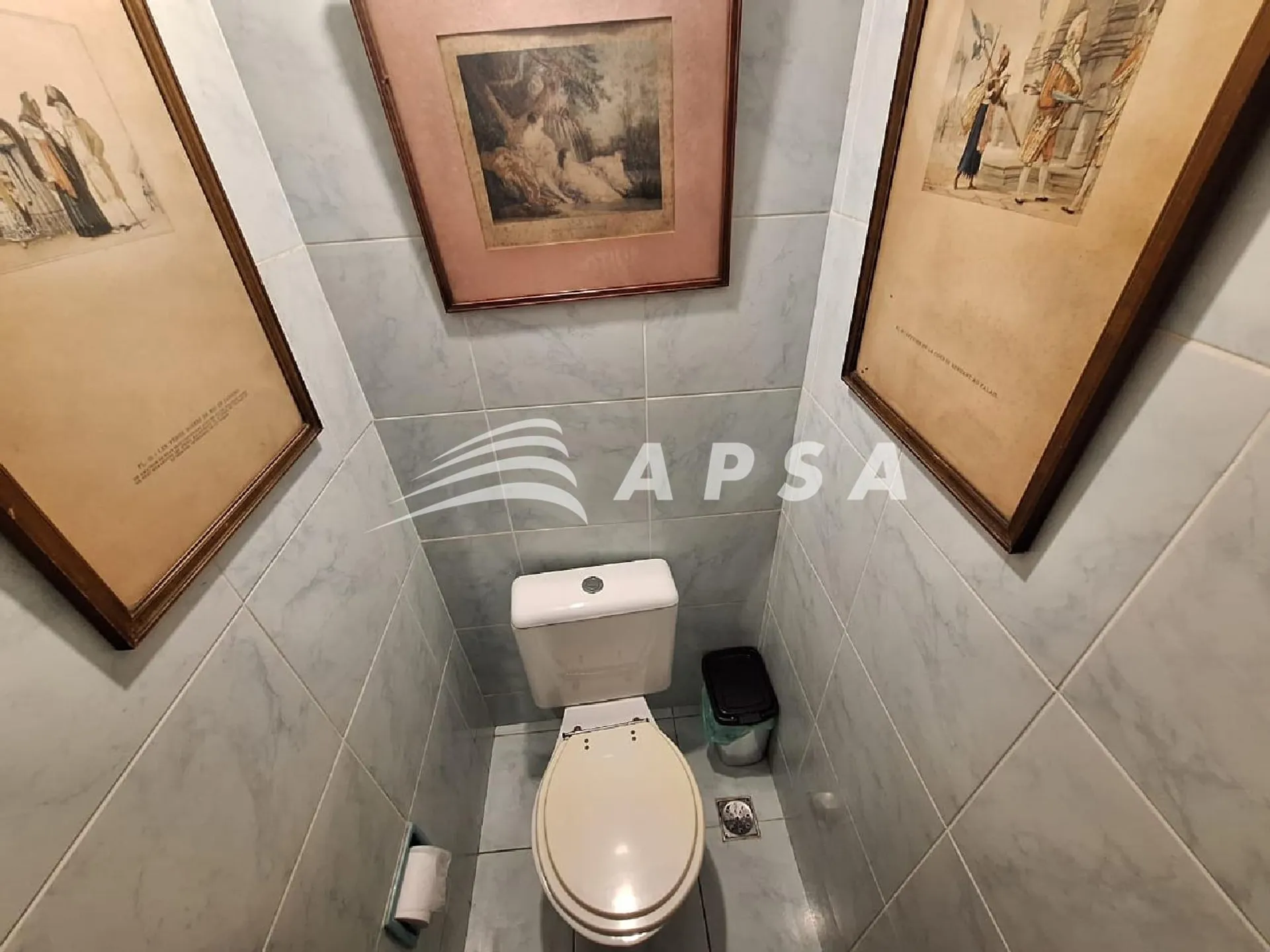 Furnished 210 m² apartment with 3 bedrooms and suite — photo 2