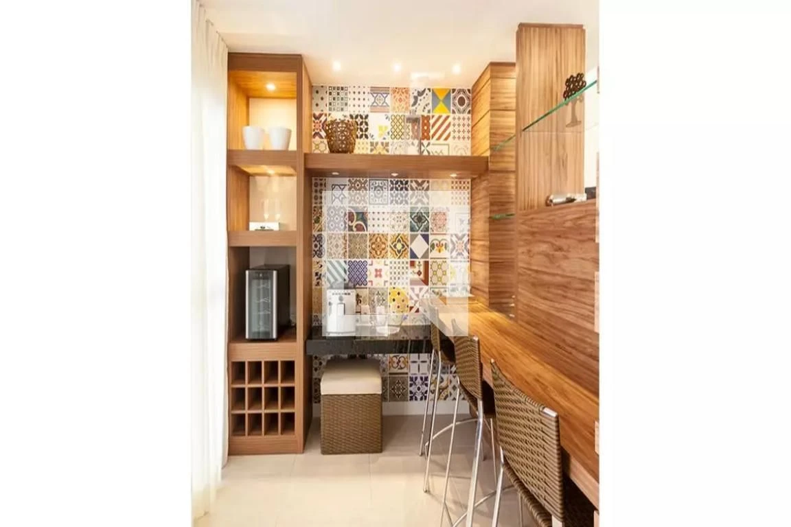 Apartamento de 89 m² com janelas do piso ao teto e closet — photo 48