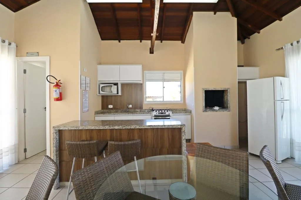 3-bedroom apartment with a washing machine — photo 13