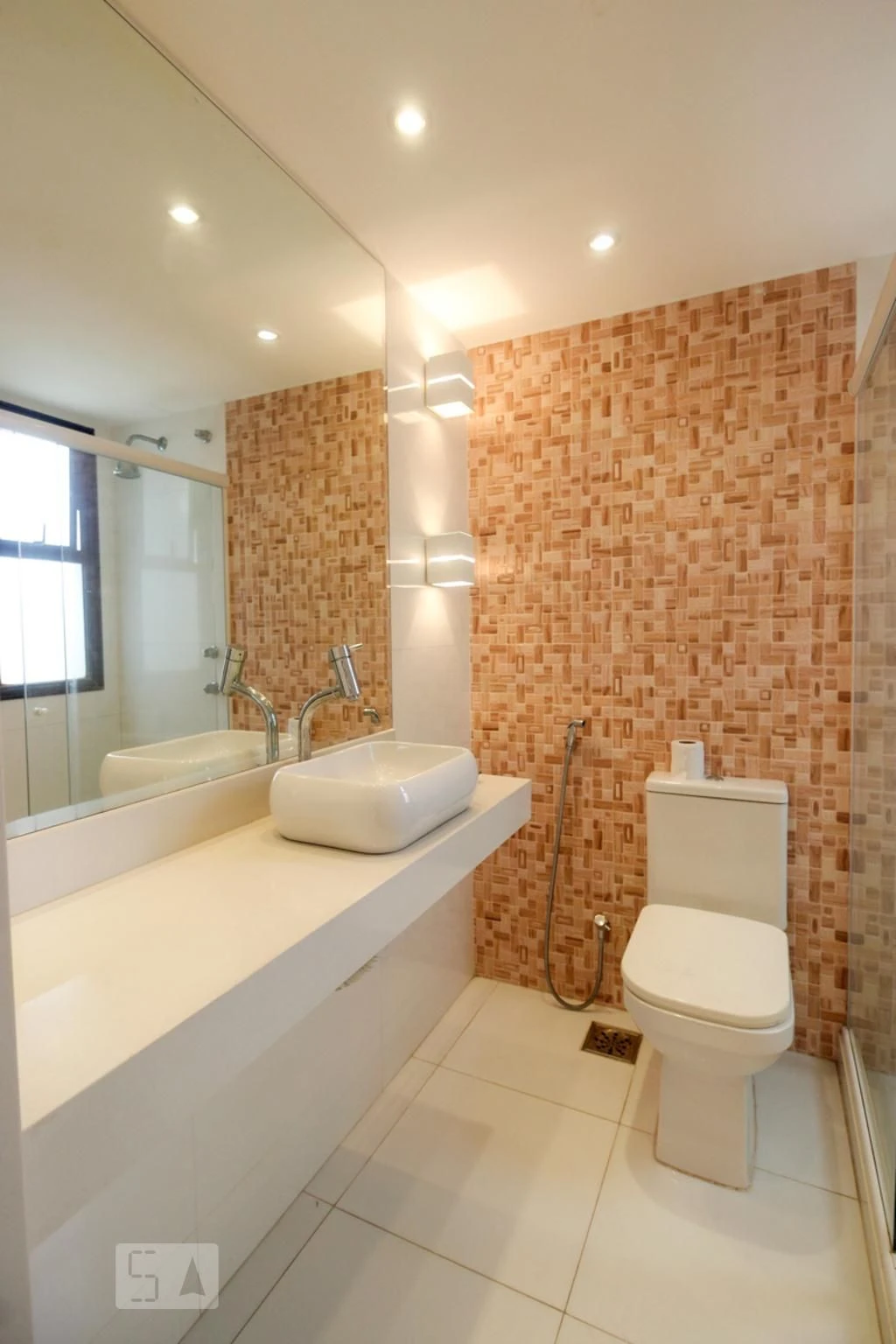 Furnished apartment, 90 m², with a glass-enclosed balcony — photo 23