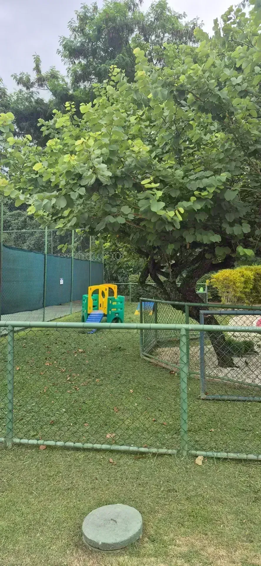 Furnished triplex house with 5 bedrooms and 300 m² — photo 58