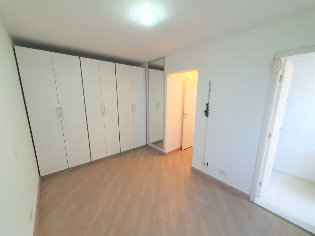 Apartamento de 2 quartos com cozinha fechada e fogão a gás — photo 9