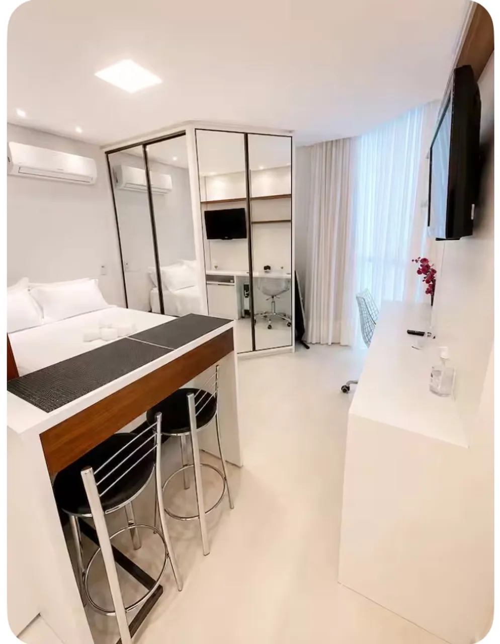 Home office in a one-bedroom apartment, 30 m² — photo 5