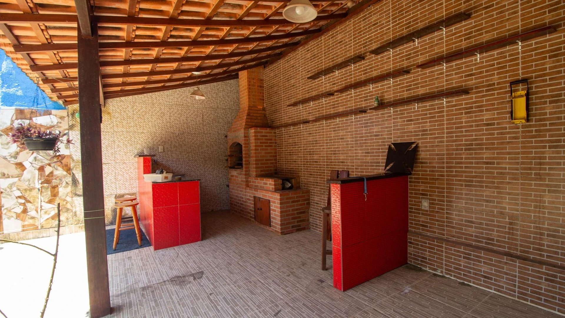 House, 260 m², with a grill on the balcony — photo 23