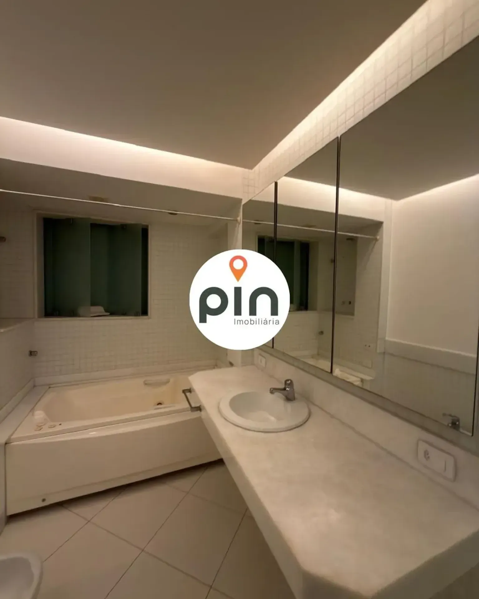 Apartamento para locação com 4 quartos e piso de madeira — photo 17
