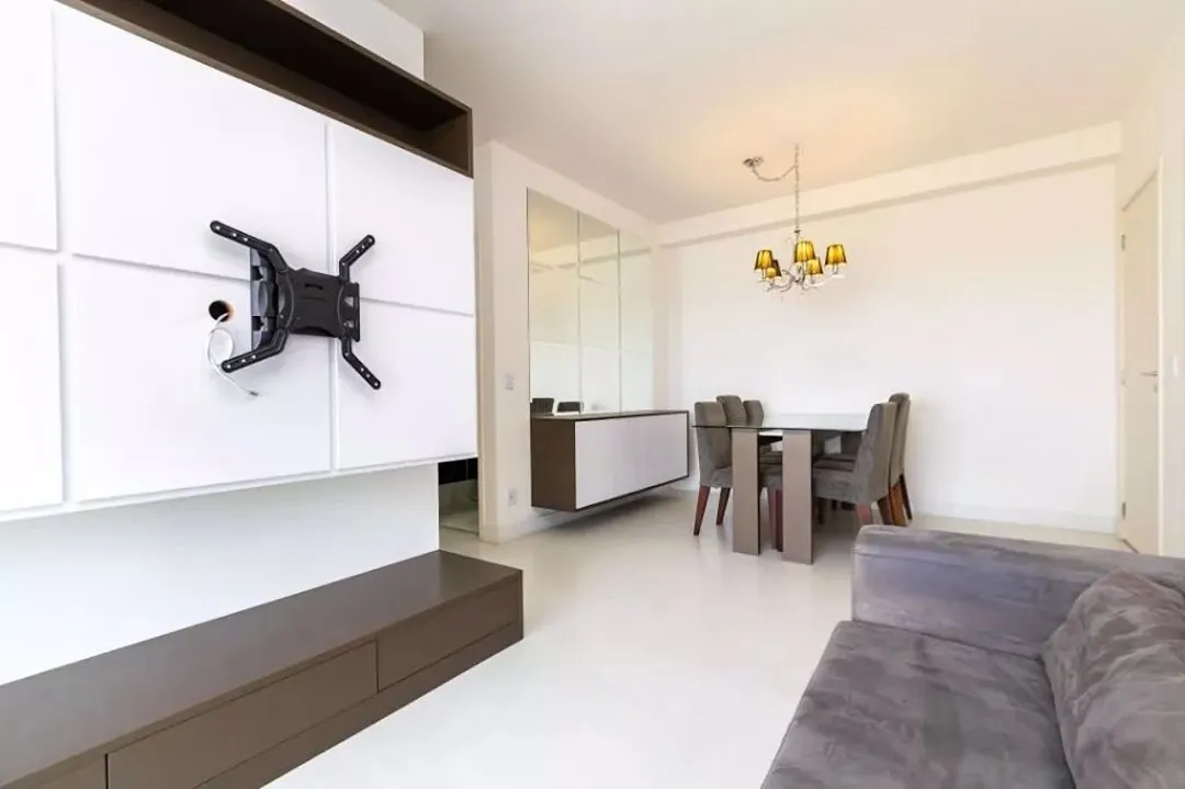 Apartamento de 2 dormitorios con balcón cerrado en vidrio — photo 4