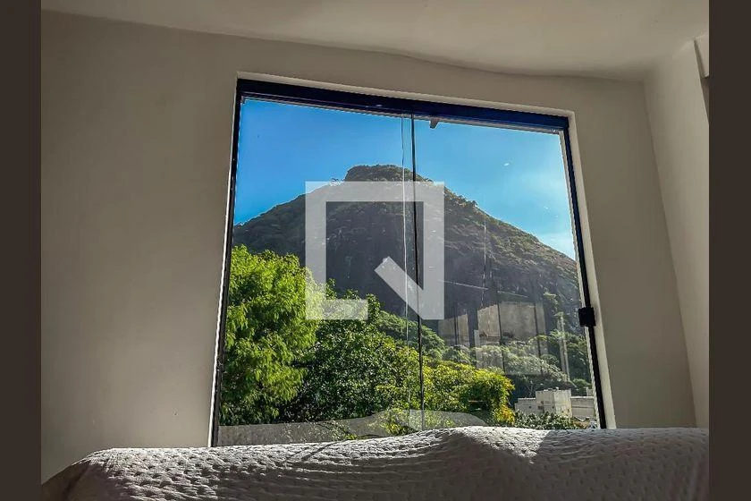 Casa mobiliada, 90 m², com janelas do piso ao teto — photo 20