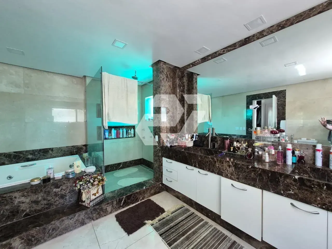 Casa mobiliada com 6 suítes e 8 banheiros — photo 30