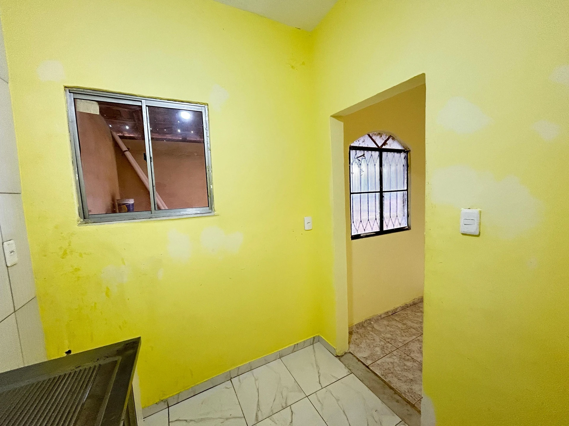 Unfurnished 1-bedroom house with a dedicated laundry area — photo 12