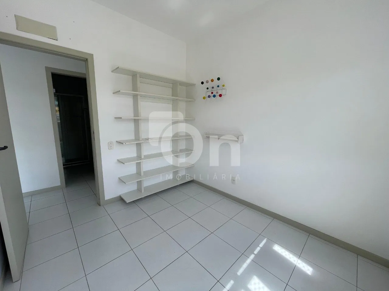 3-bedroom apartment with a washing machine — photo 16