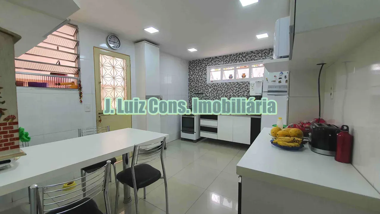 Casa mobiliada com 3 quartos e 3 banheiros, 200 m² — photo 2