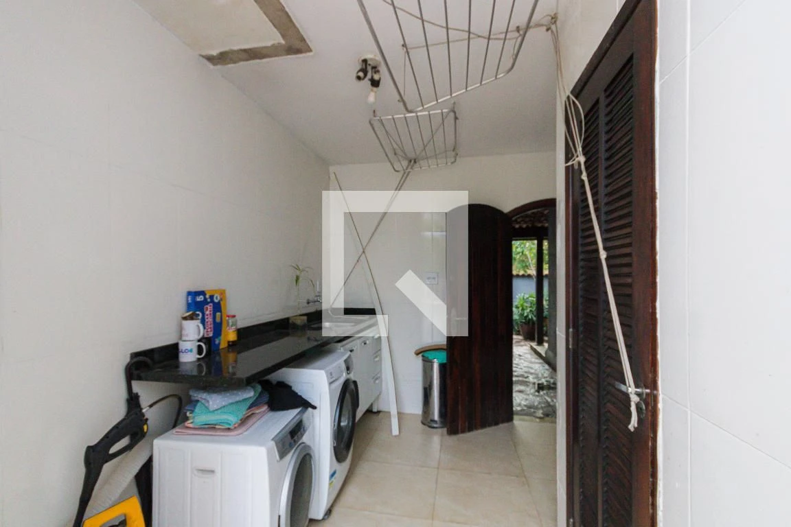 5-bedroom house with a mountain view in Rio de Janeiro — photo 19