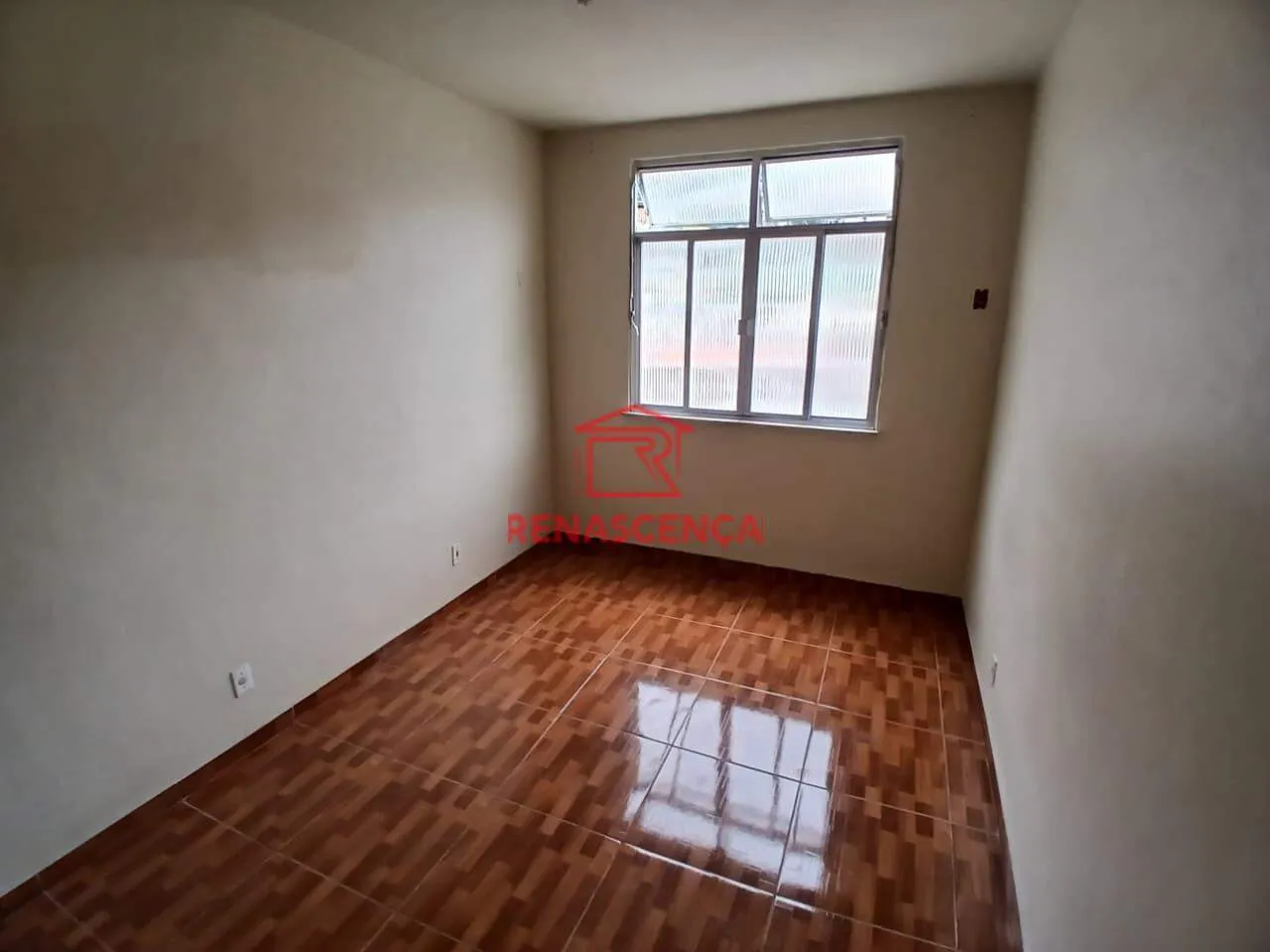 Unfurnished 1-bedroom apartment with closed kitchen — photo 15