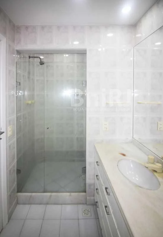 2-bedroom apartment with a home office in Rio de Janeiro — photo 16