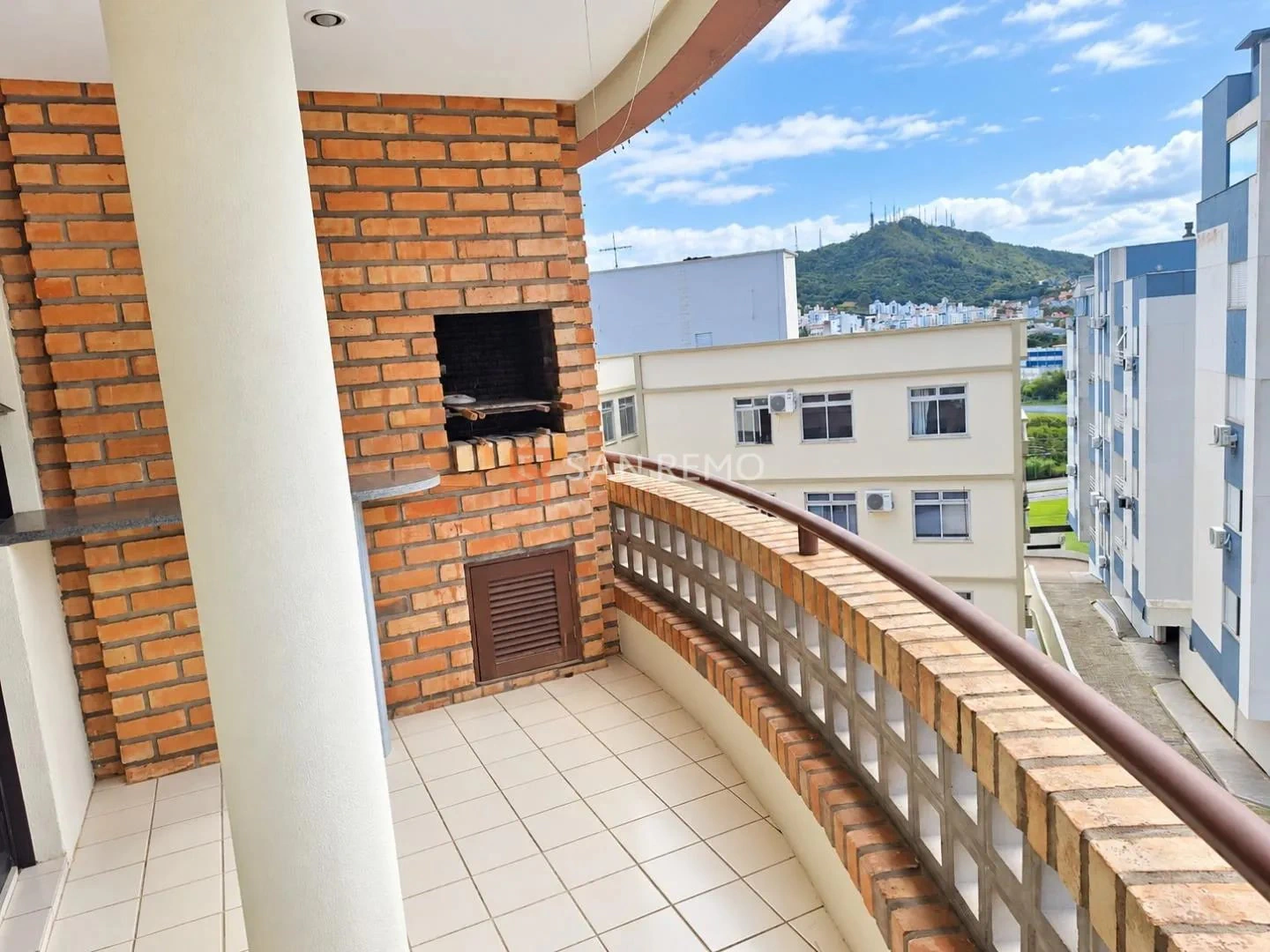 2-bedroom apartment with a mountain view in Florianópolis — photo 6