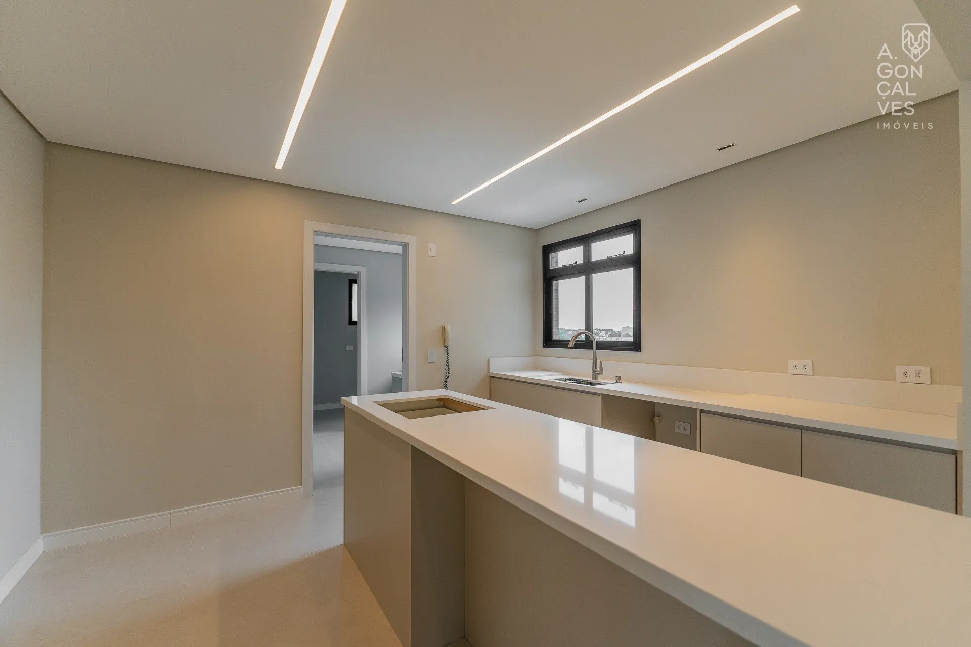 Apartment, 161 m², with floor-to-ceiling windows — photo 5