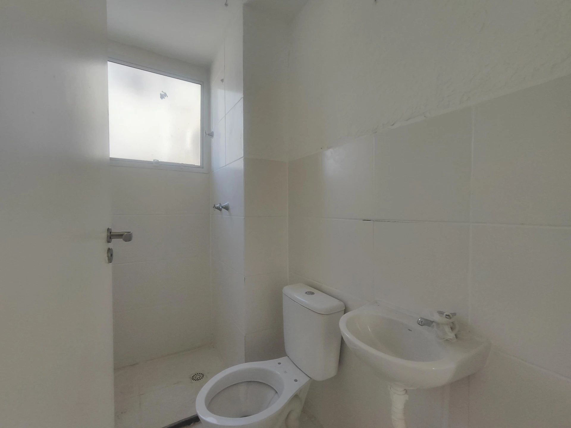 2-bedroom apartment with 1 bathroom and pet allowance — photo 8