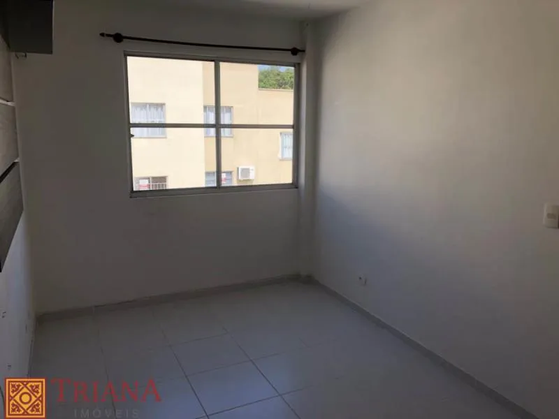 44 m² apartment with 2 bedrooms and a glass shower — photo 7