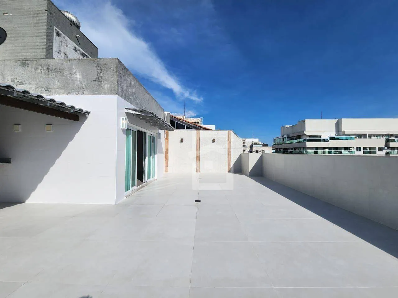 197 m² apartment on the 22nd floor with a private garden — photo 34